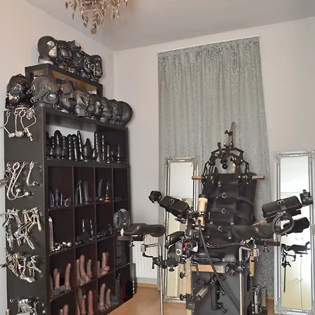 Alba Domina - Bdsm Fetish Domina Studio Szekesfehervar