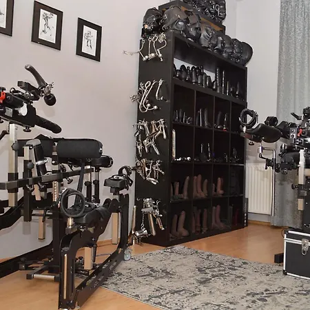 Apartment Alba Domina - Bdsm Fetish Domina Studio Szekesfehervar