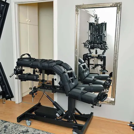 Apartment Alba Domina - Bdsm Fetish Domina Studio *