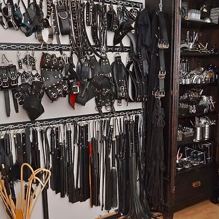 Alba Domina - Bdsm Fetish Domina Studio Szekesfehervar